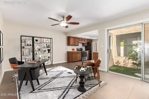 5204 E Saguaro Cir, Phoenix, AZ 85044 photo 2