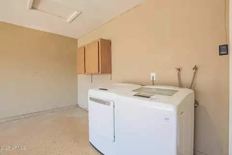 5204 E Saguaro Cir, Phoenix, AZ 85044 photo 21