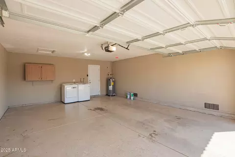 5204 E Saguaro Cir, Phoenix, AZ 85044 photo 22