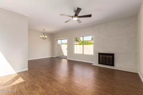 5204 E Saguaro Cir, Phoenix, AZ 85044 photo 4