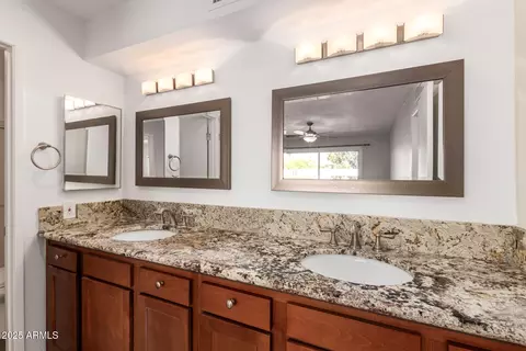 5204 E Saguaro Cir, Phoenix, AZ 85044 photo 16