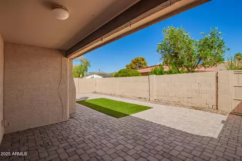 5204 E Saguaro Cir, Phoenix, AZ 85044 photo 23