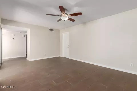 5204 E Saguaro Cir, Phoenix, AZ 85044 photo 9