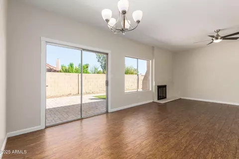 5204 E Saguaro Cir, Phoenix, AZ 85044 photo 8