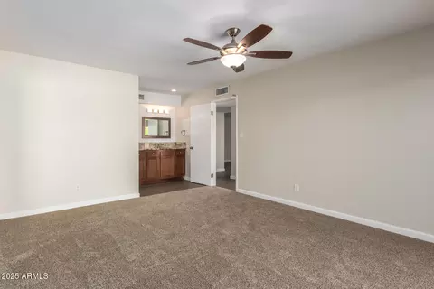 5204 E Saguaro Cir, Phoenix, AZ 85044 photo 13