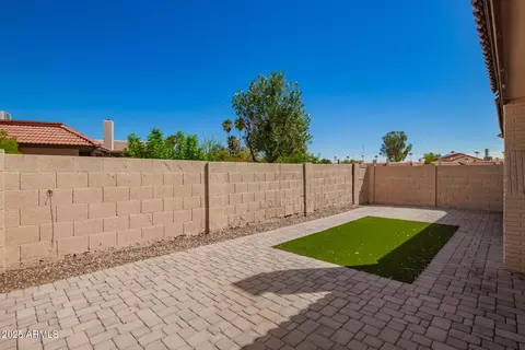 5204 E Saguaro Cir, Phoenix, AZ 85044 photo 25