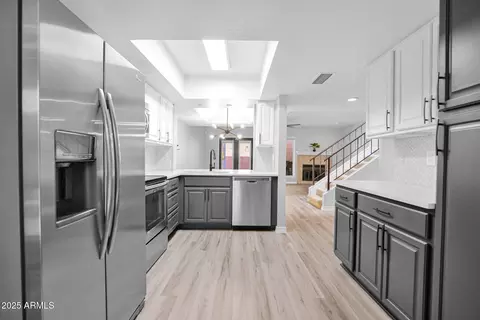 Kitchen - 815 E Grovers Ave #8, Phoenix, AZ 85022 photo 2 of 2