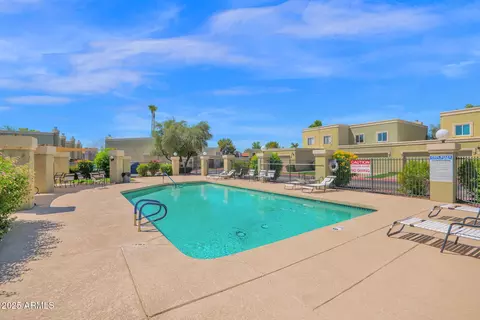 Exterior - 815 E Grovers Ave #8, Phoenix, AZ 85022 photo 2 of 3