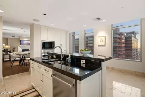 Kitchen - 2402 Esplanade Ln #1101, Phoenix, AZ 85016 photo 5 of 5