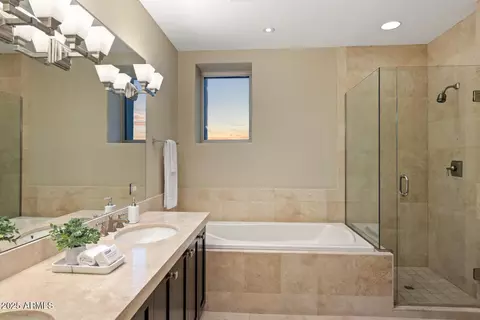 Bath - 2402 Esplanade Ln #1101, Phoenix, AZ 85016 photo 4 of 5