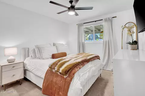 Bedroom - 8021 N 16th Dr, Phoenix, AZ 85021 photo 1 of 3