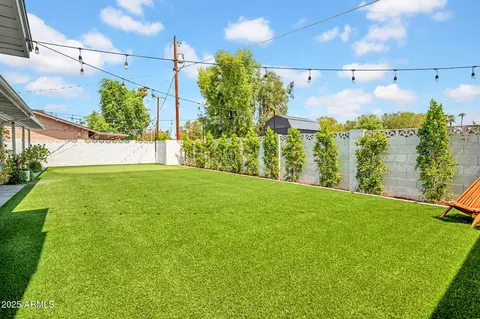 Exterior - 8021 N 16th Dr, Phoenix, AZ 85021 photo 1 of 5
