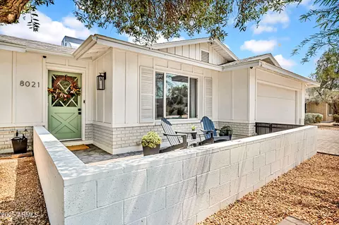 Exterior - 8021 N 16th Dr, Phoenix, AZ 85021 photo 2 of 5
