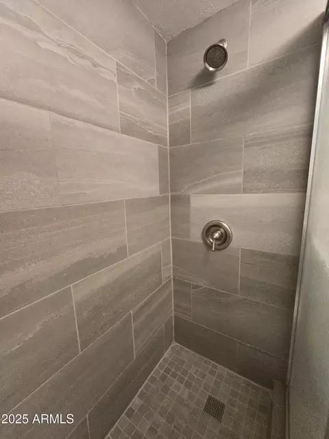 Bath - 3825 E Camelback Rd #176, Phoenix, AZ 85018 photo 3 of 5