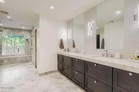 Bath - 2231 E Montebello Ave, Phoenix, AZ 85016 photo 1 of 6