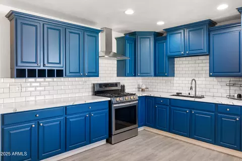Kitchen - 2108 N 48th Ln, Phoenix, AZ 85035 photo 1 of 3