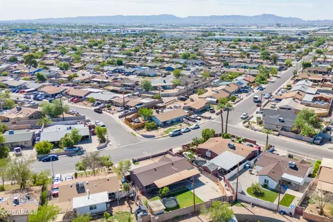 View/Area - 2108 N 48th Ln, Phoenix, AZ 85035 photo 1 of 5