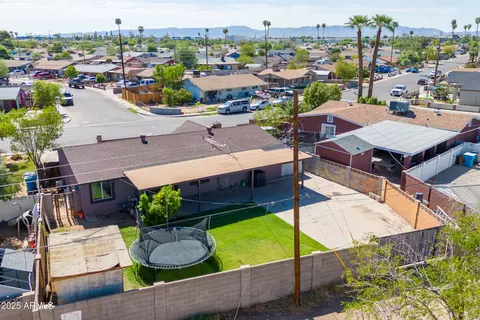 View/Area - 2108 N 48th Ln, Phoenix, AZ 85035 photo 4 of 5
