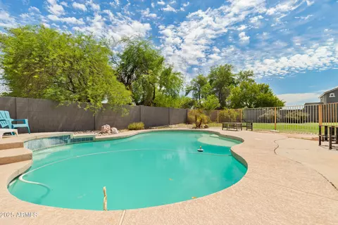 Exterior - 2833 S Martingale Rd, Gilbert, AZ 85295 photo 11 of 14