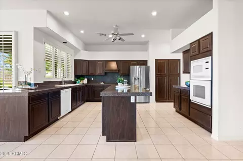 Kitchen - 5345 E Mclellan Rd #59, Mesa, AZ 85205 photo 4 of 5