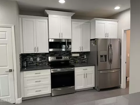Kitchen - 3236 E Chandler Blvd #2037, Phoenix, AZ 85048 photo 1 of 4