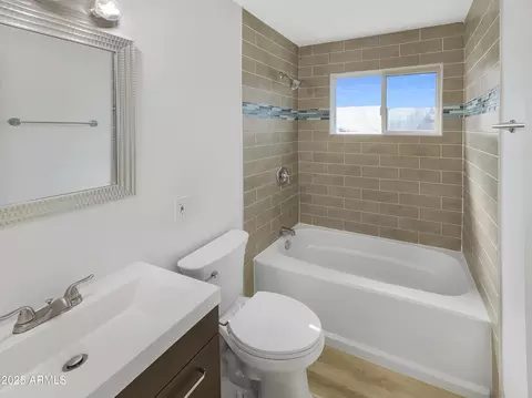 Bath - 3517 E Cypress St, Phoenix, AZ 85008 photo 1 of 1