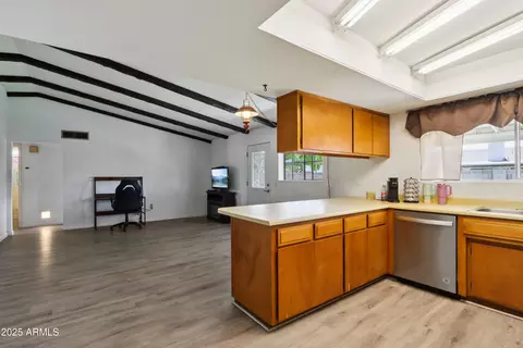 Kitchen - 1821 E Colgate Dr, Tempe, AZ 85283 photo 3 of 4