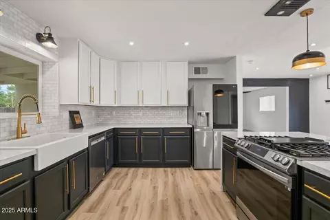 5237 E Windsor Ave, Phoenix, AZ 85008