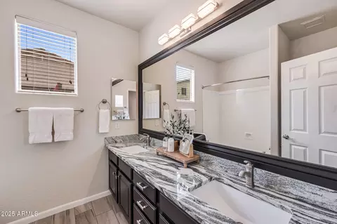 Bath - 1699 E Hearne Way, Gilbert, AZ 85234 photo 7 of 7