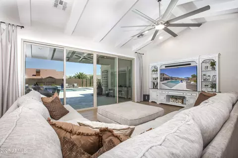 3118 E Gary Way, Phoenix, AZ 85042 photo 15