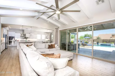 3118 E Gary Way, Phoenix, AZ 85042 photo 8