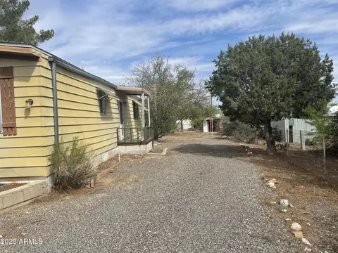20980 E Coyote Ln, Mayer, AZ 86333 photo 2
