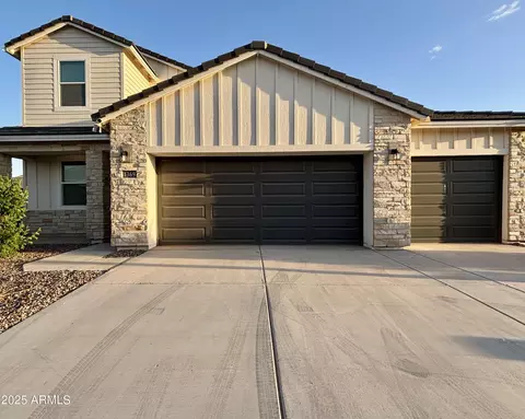 1369 W Sussex St, San Tan Valley, AZ 85143