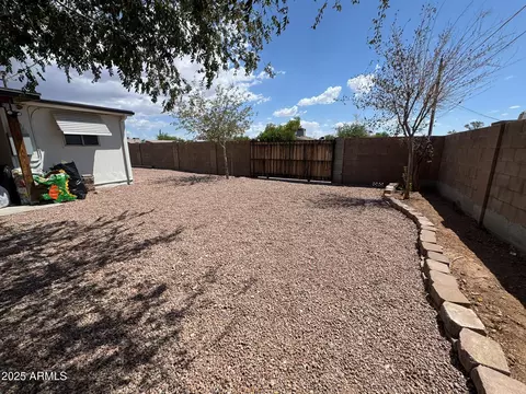 Exterior - 1284 S Lawther Dr, Apache Junction, AZ 85120 photo 2 of 5