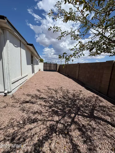 Exterior - 1284 S Lawther Dr, Apache Junction, AZ 85120 photo 3 of 5