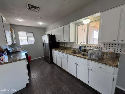 Kitchen - 1284 S Lawther Dr, Apache Junction, AZ 85120 photo 1 of 2