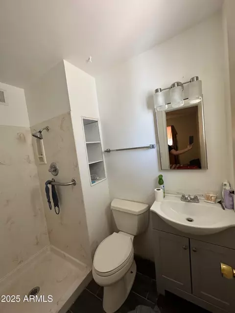 Bath - 1284 S Lawther Dr, Apache Junction, AZ 85120 photo 2 of 4
