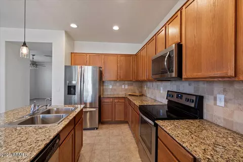 Kitchen - 3034 E Quartz St, Mesa, AZ 85213 photo 4 of 5