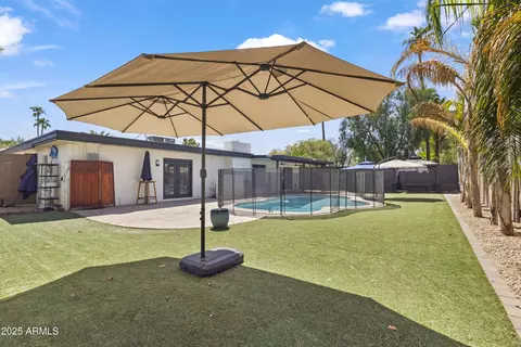Exterior - 2420 E Shangri La Rd, Phoenix, AZ 85028 photo 2 of 4