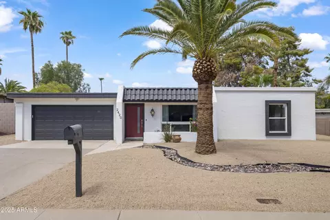 2420 E Shangri La Rd, Phoenix, AZ 85028