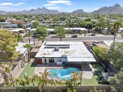 View/Area - 2420 E Shangri La Rd, Phoenix, AZ 85028 photo 2 of 2
