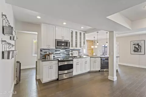 Kitchen - 2420 E Shangri La Rd, Phoenix, AZ 85028 photo 1 of 2