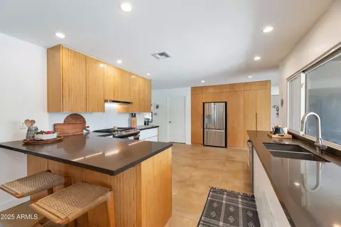 2849 E Cannon Dr, Phoenix, AZ 85028 photo 7