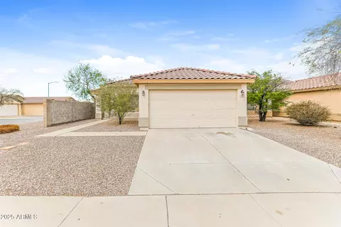 692 W Jardin Dr, Casa Grande, AZ 85122