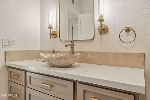 Bath - 43 E Boca Raton Rd, Phoenix, AZ 85022 photo 8 of 8