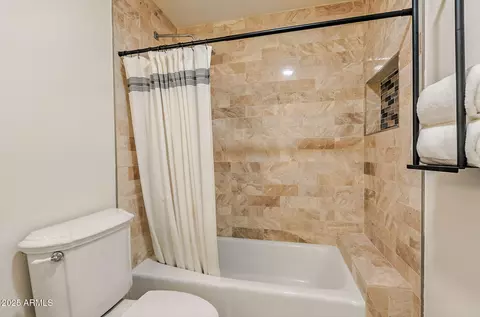 Bath - 43 E Boca Raton Rd, Phoenix, AZ 85022 photo 5 of 8