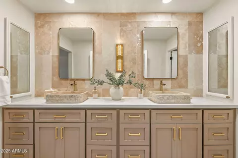 Bath - 43 E Boca Raton Rd, Phoenix, AZ 85022 photo 2 of 8