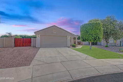 8207 W Yukon Dr, Peoria, AZ 85382