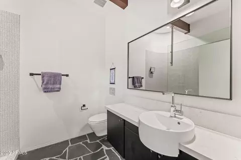 Bath - 4925 E Red Rock Dr #43, Phoenix, AZ 85018 photo 5 of 13