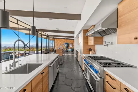 Kitchen - 4925 E Red Rock Dr #43, Phoenix, AZ 85018 photo 5 of 9